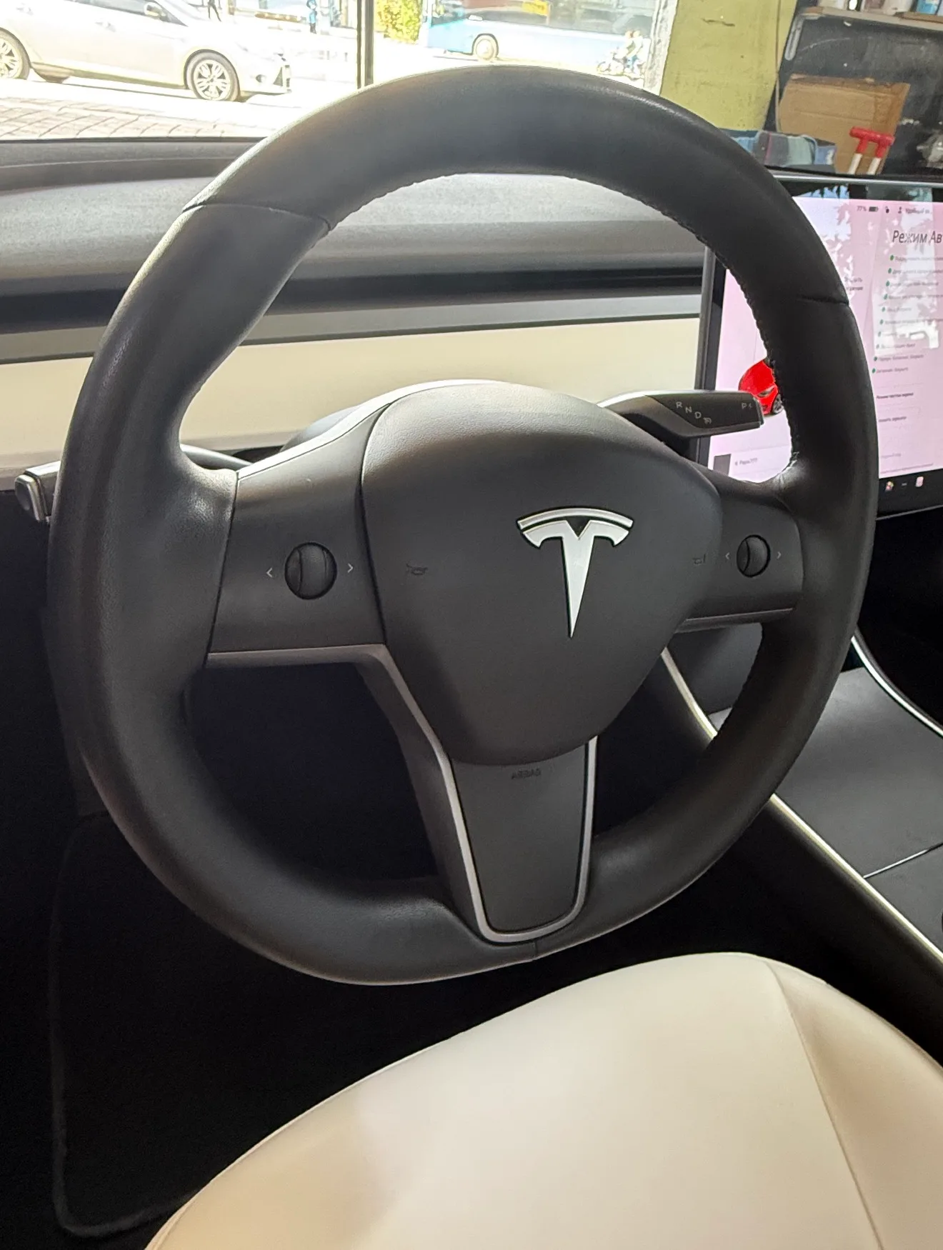 Tesla Model 3 — фото 9